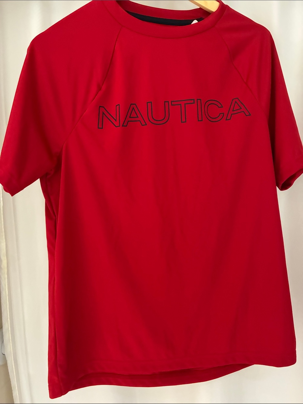 NWT men size M Nautica Red Short Sleeve Logo rash guard?